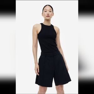 4/20 👚 Size small, high neck rib knit tank